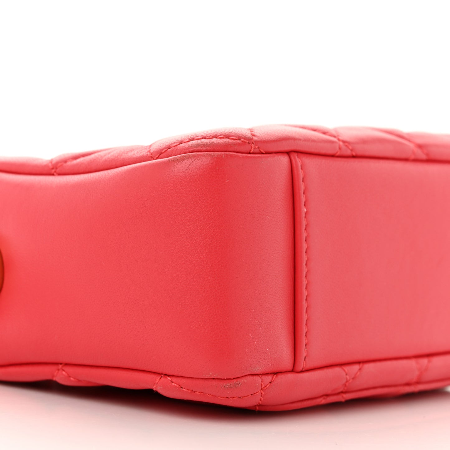 Lambskin Quilted CC Pearl Crush Camera Case Red