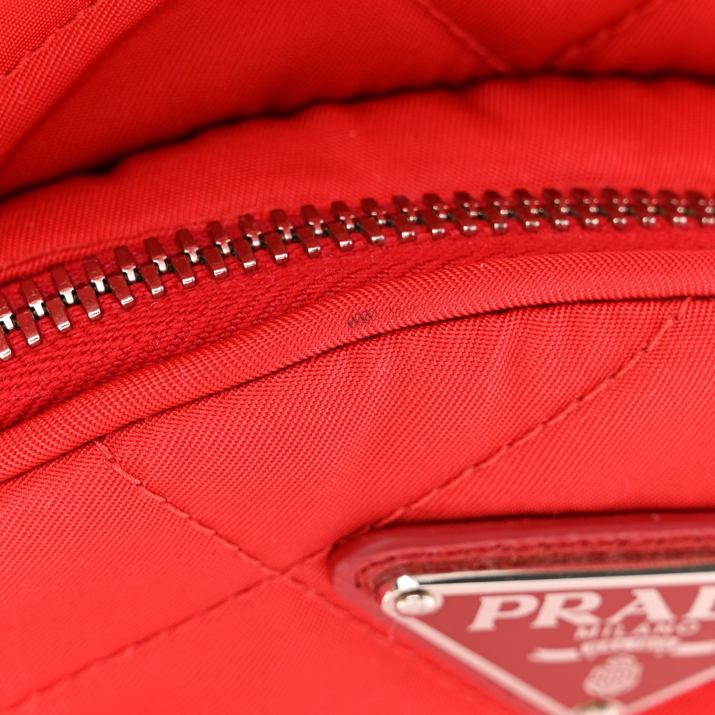 Nylon Tessuto Impuntu Quilted Backpack Rosso