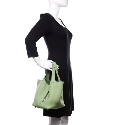 Hermes Taurillon Clemence Picotin Lock 22 MM Vert Criquet 2 of 13