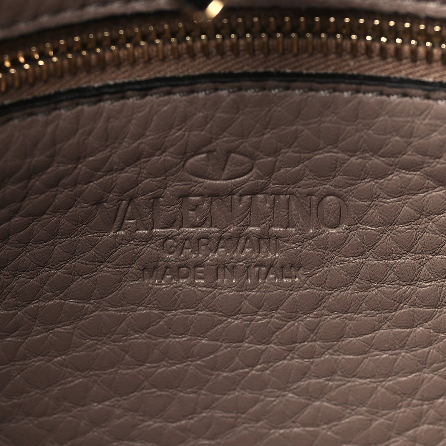 Pebbled Calfskin Mini Rockstud Flip-Lock Messenger Bag Poudre