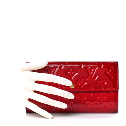 Louis Vuitton Vernis Sarah Wallet Pomme D'Amour 2 of 14