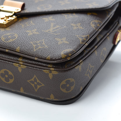 Louis Vuitton Monogram Pochette Metis 9 of 9