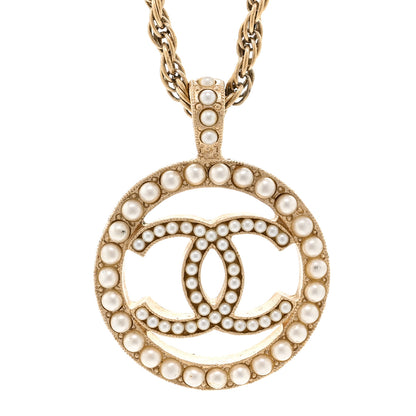 Chanel Pearl CC Round Pendant Necklace Gold 4 of 5