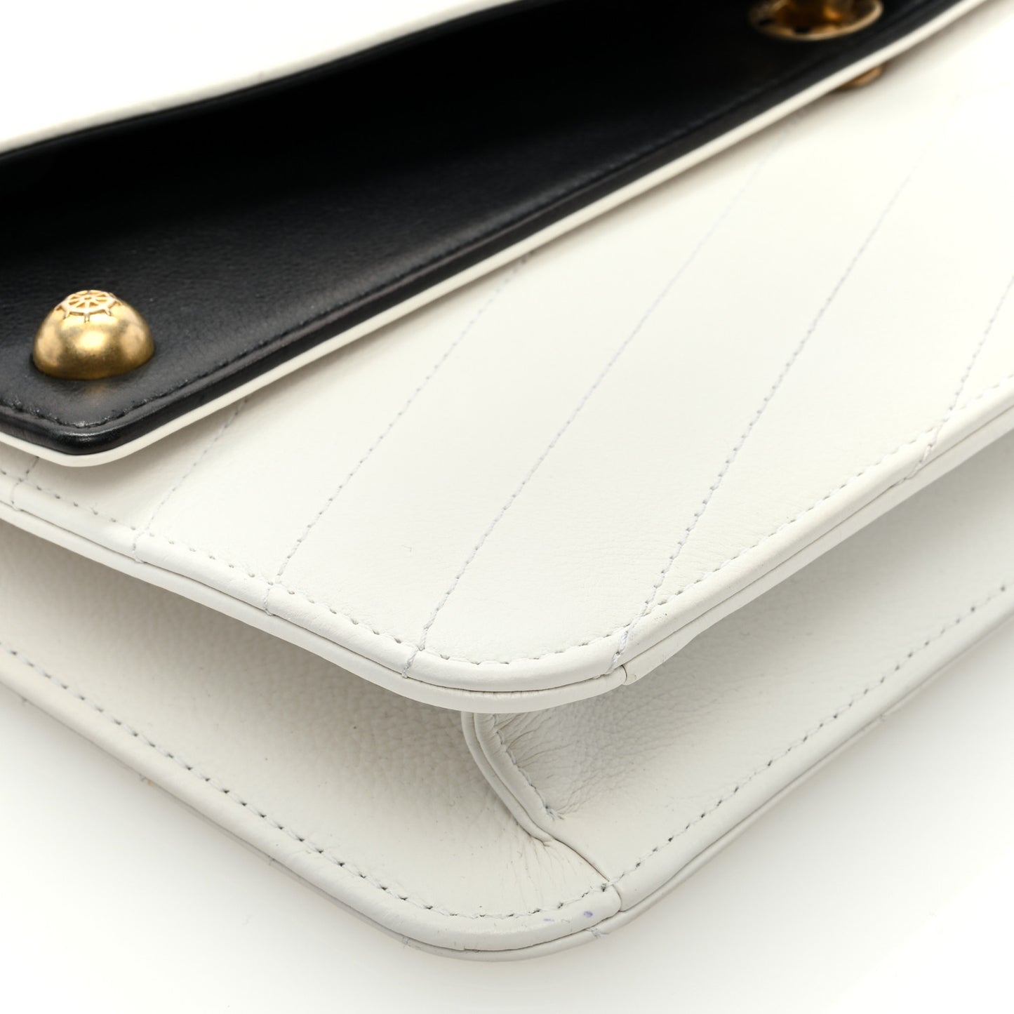 Calfskin Chevron Quilted Casual Trip Clutch White