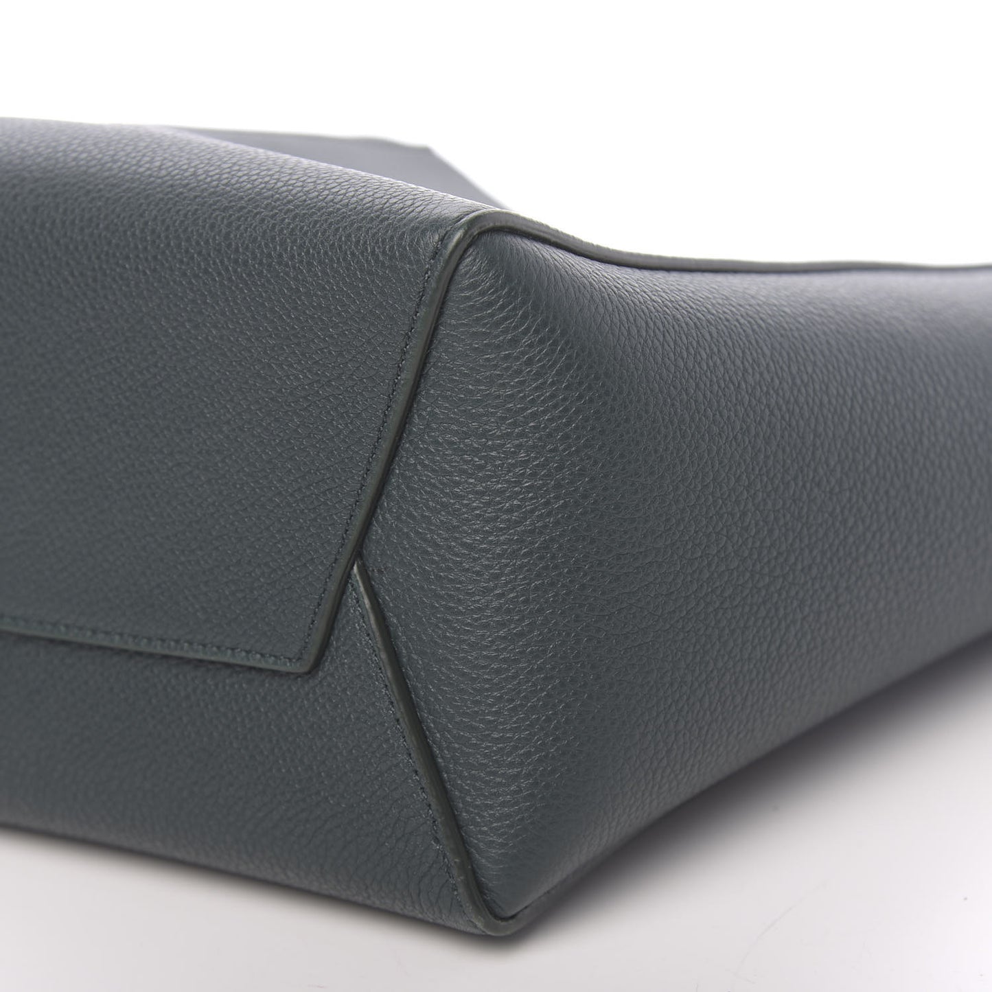 Soft Grained Calfskin Small Sangle Bucket Bag Amazone