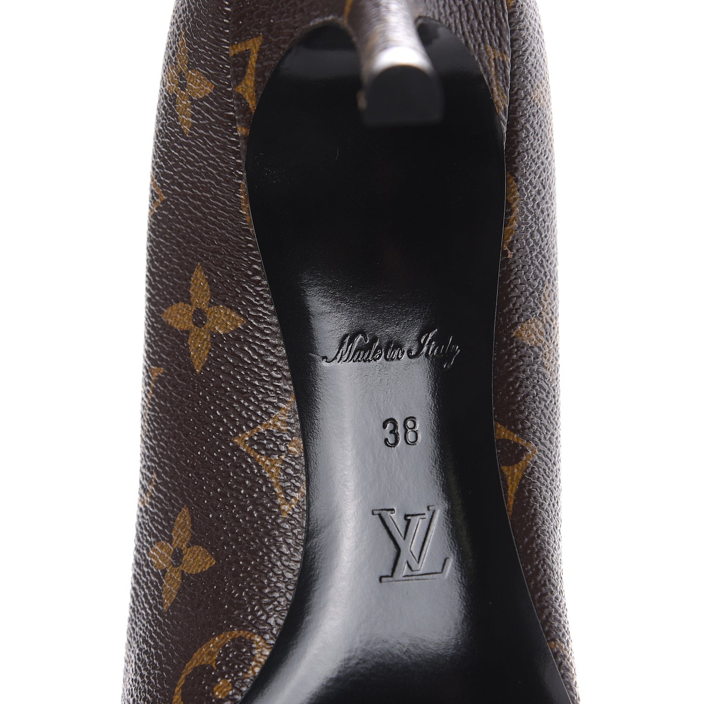 Reverse Monogram Cherie Pumps 38
