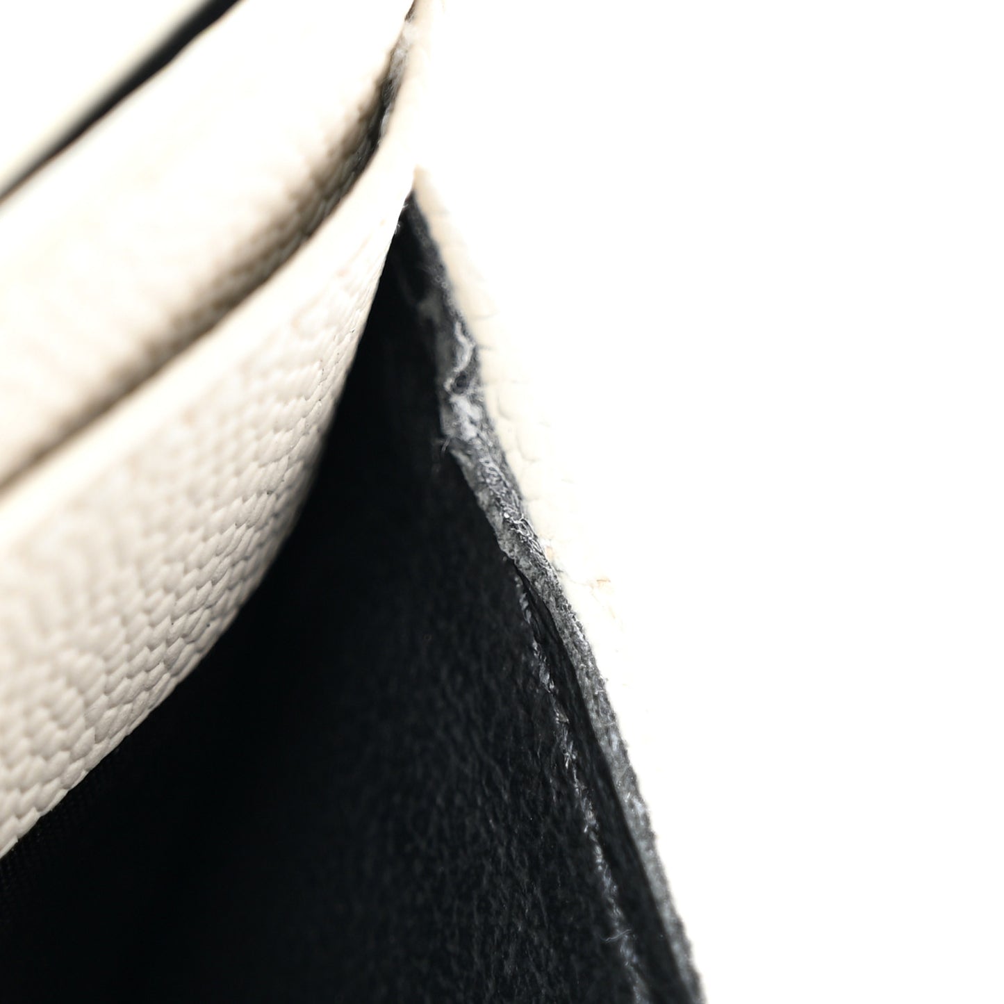 Grain De Poudre Matelasse Chevron Monogram Credit Card Case Crema Soft