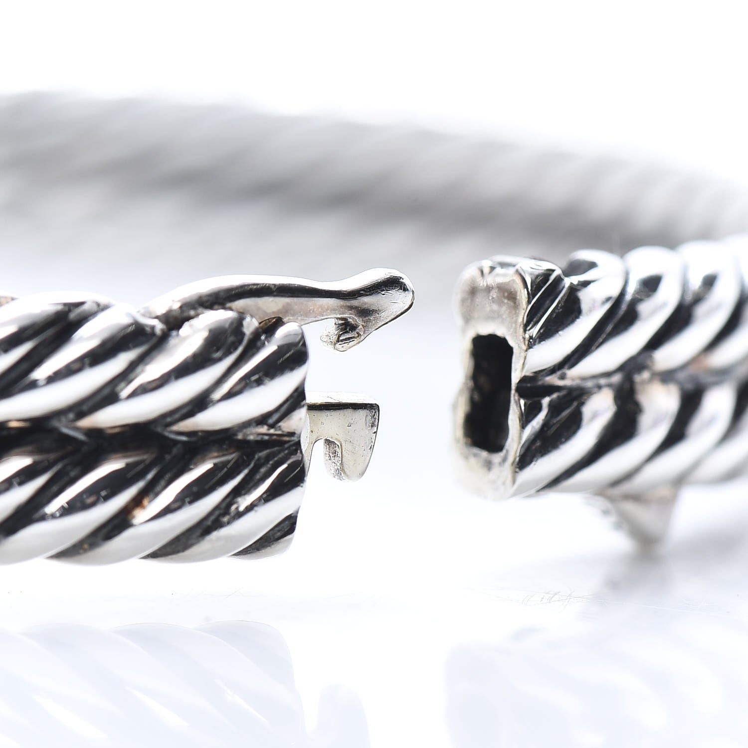 David Yurman Sterling Silver Diamond Pave 10mm Single Loop Labyrinth Bracelet 5 of 6