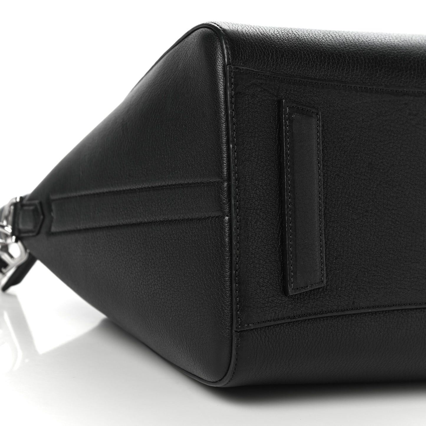 Sugar Goatskin Medium Antigona Black