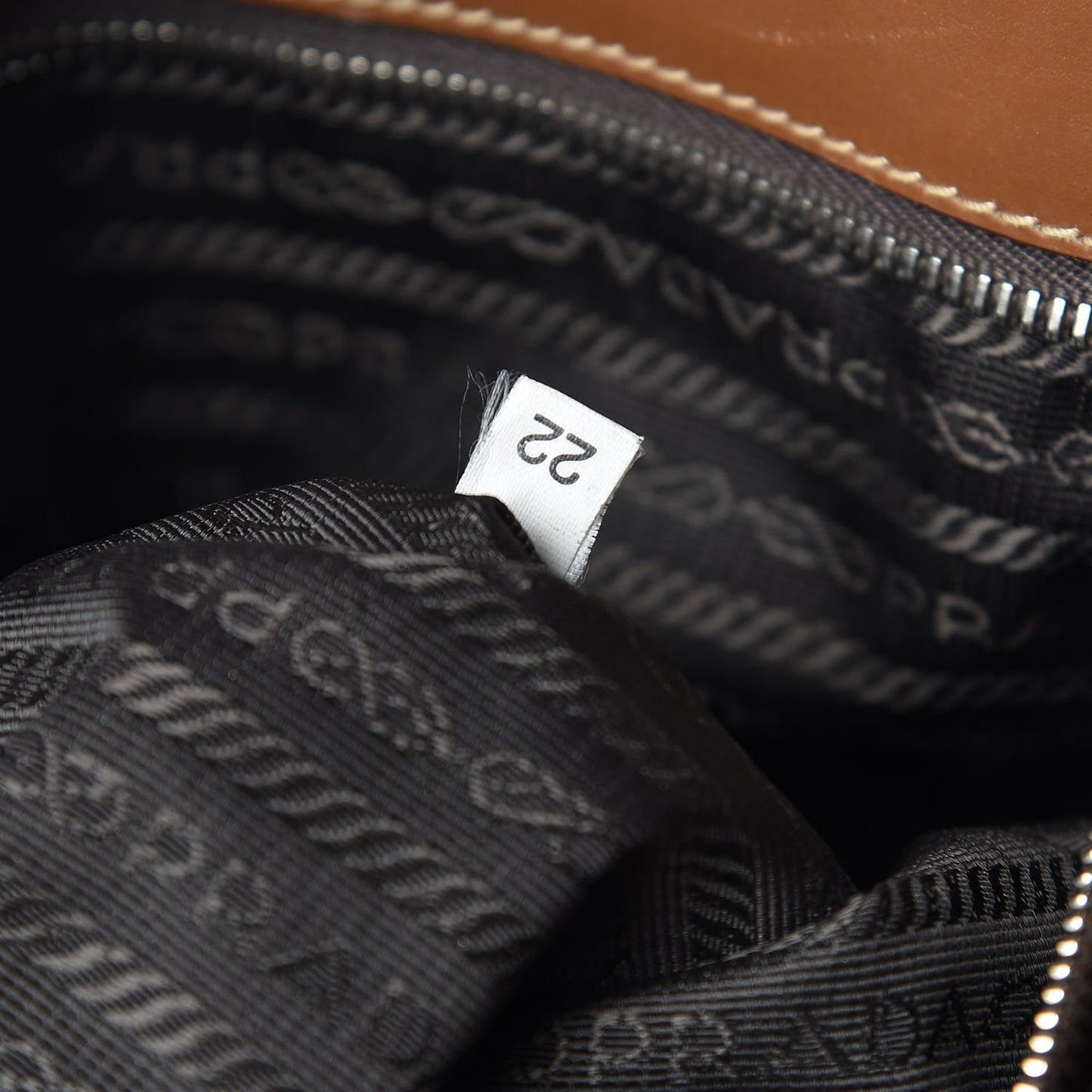 Nylon Tessuto Saffiano Tote Corinto