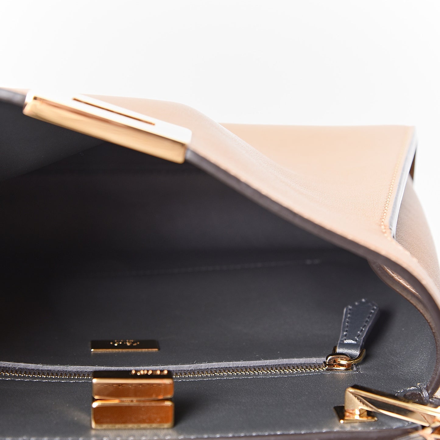 Vitello Tahiti Burro Bi-Color Medium Peekaboo Iconic Essentially Satchel Nocciola Asfalto Cast