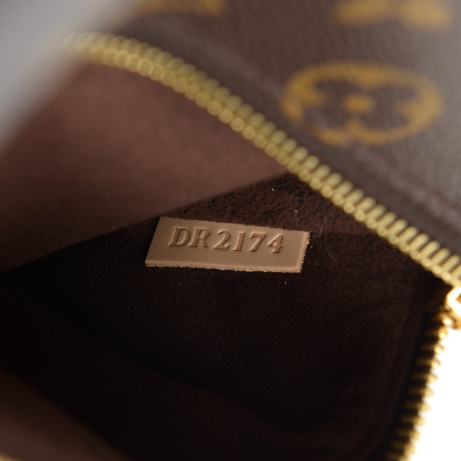 Louis Vuitton Monogram Pochette Metis 9 of 21