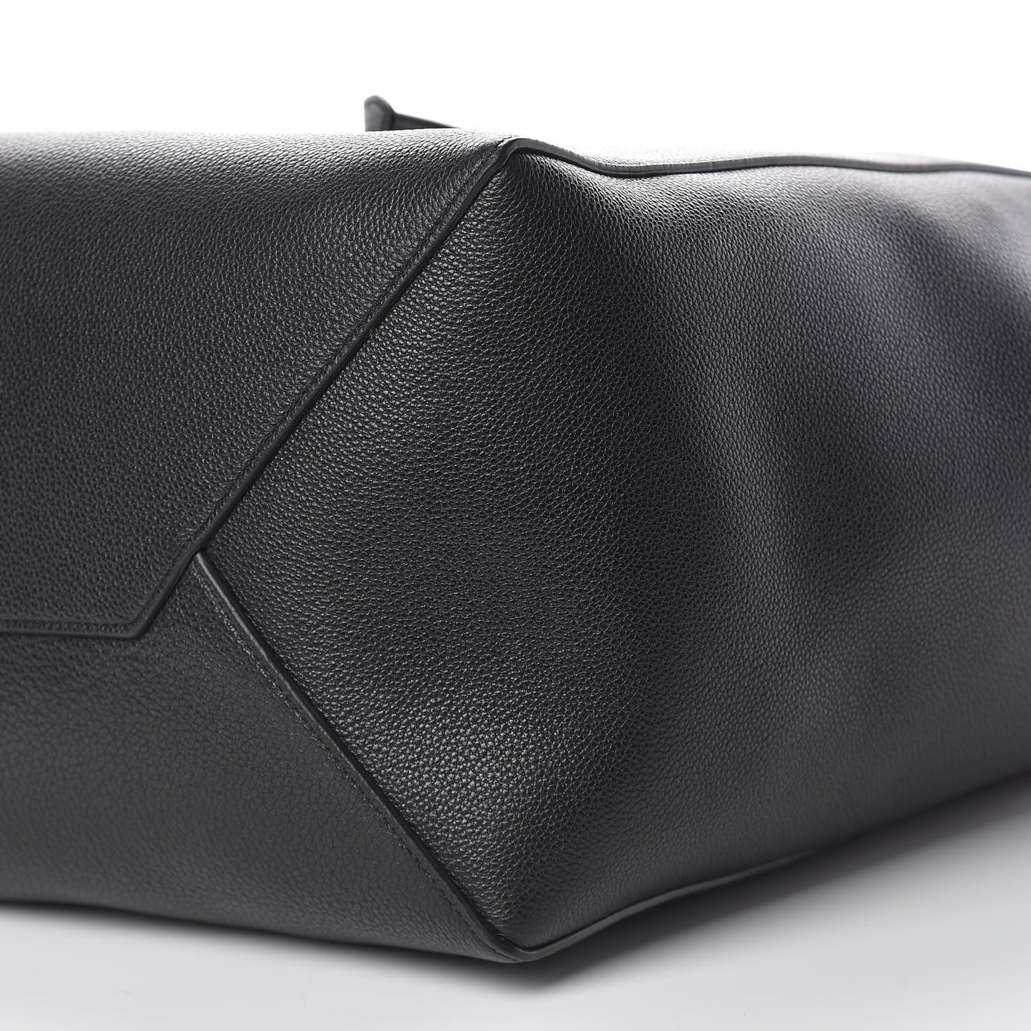 Soft Grained Calfskin Medium Belt Cabas Phantom Black