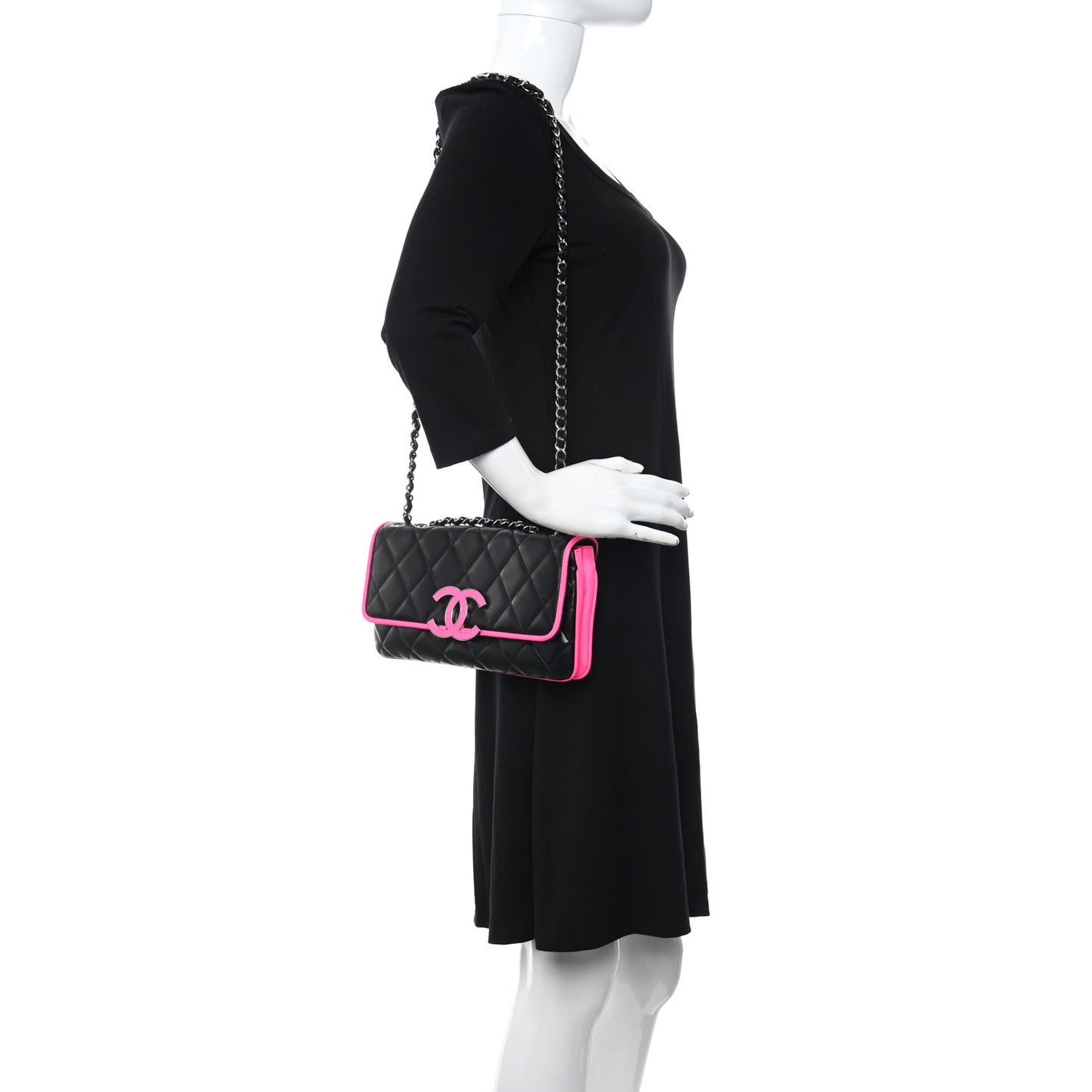 Lambskin Enamel Divine Medium Flap Black Pink