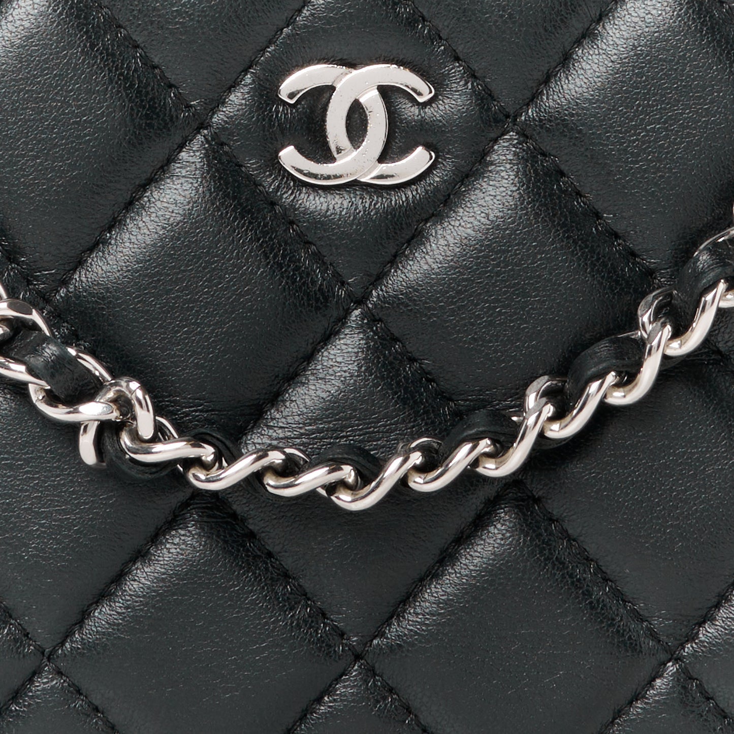 Lambskin Quilted Small Clutch With Chain Black