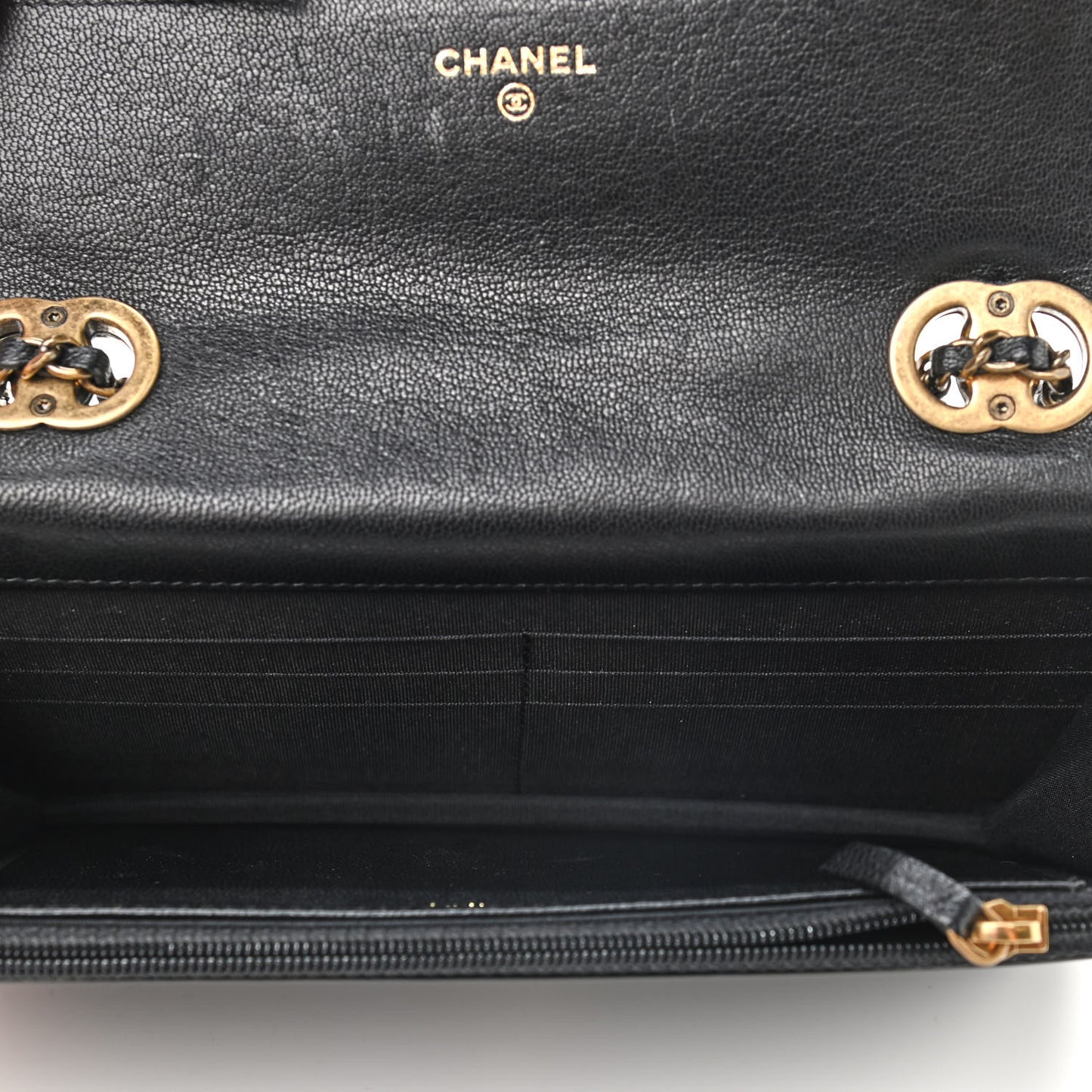 Patent Quilted Wallet On Chain WOC Black