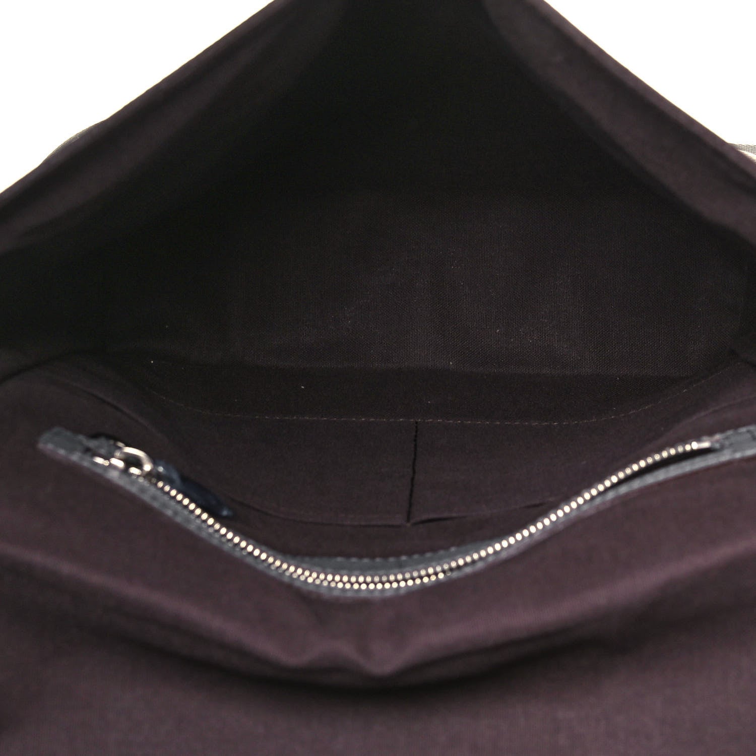 Louis Vuitton Taiga Milo Messenger Glacier 5 of 11