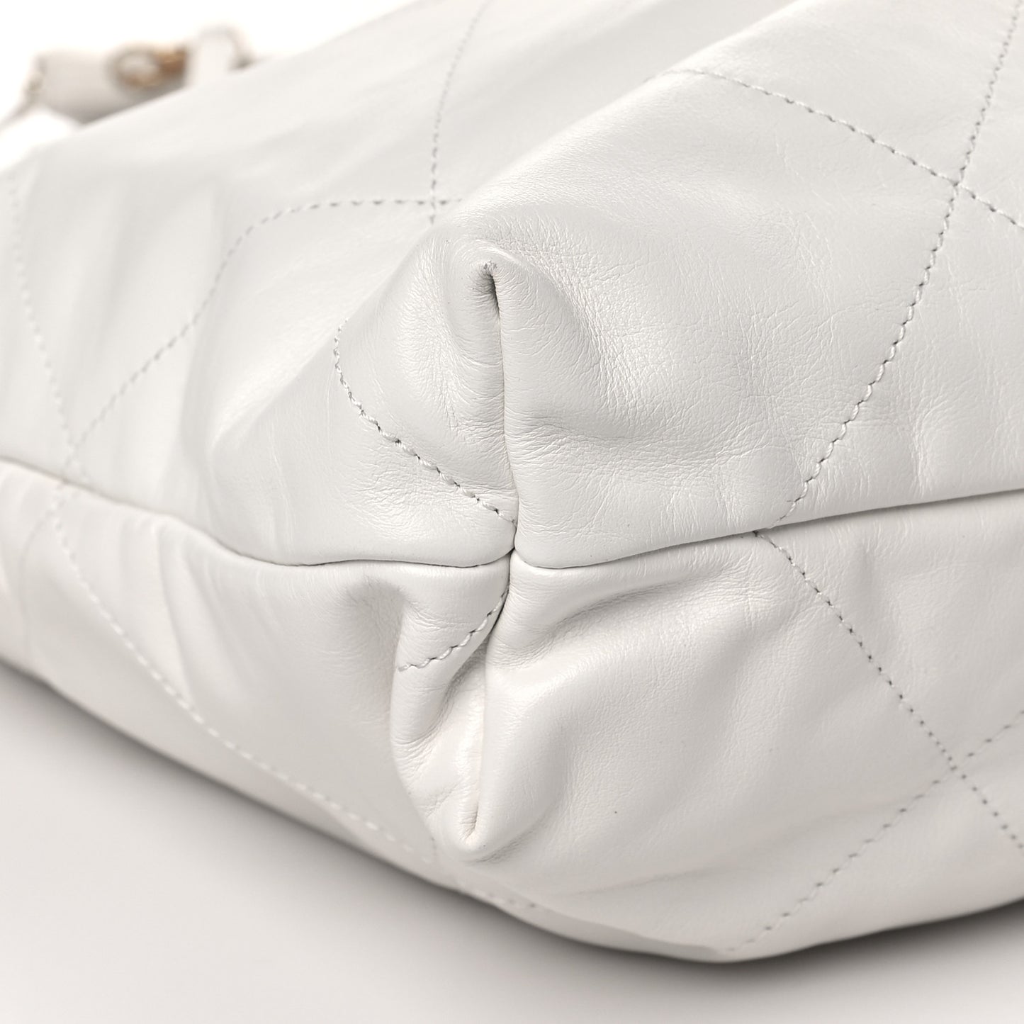 Shiny Calfskin Quilted Chanel 22 White