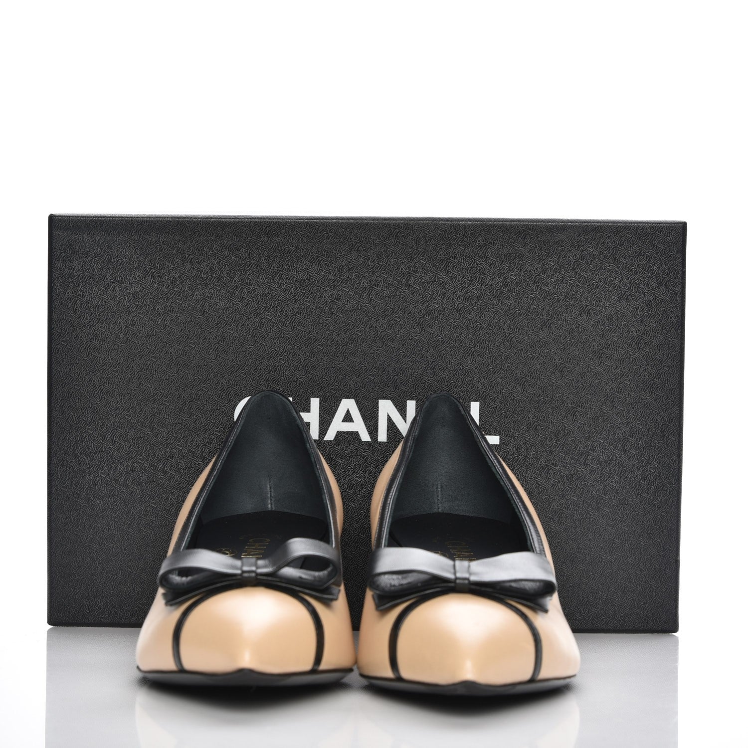Chanel Lambskin Bow Pointed Toe Pumps 39.5 Beige Black 9 of 9