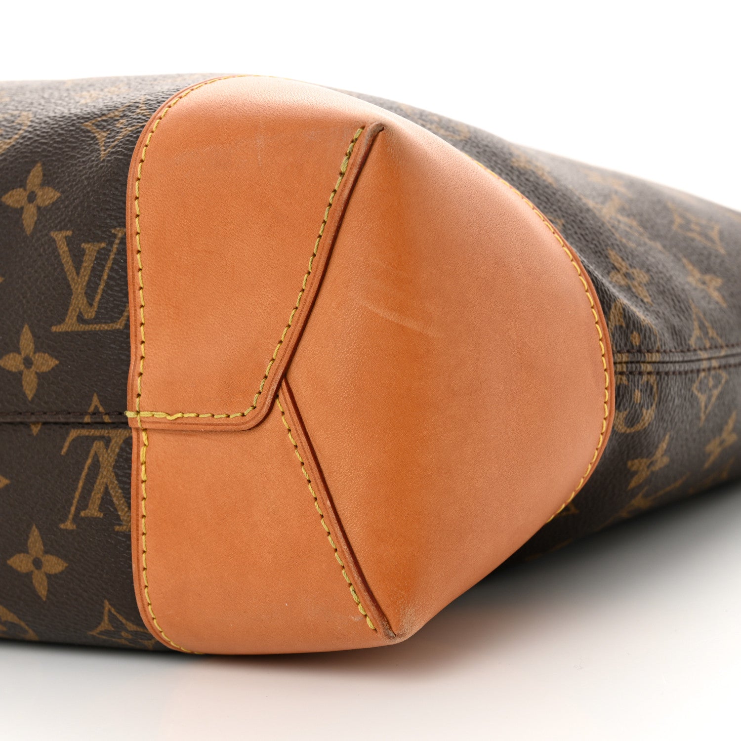 Louis Vuitton Monogram Berri MM 9 of 12