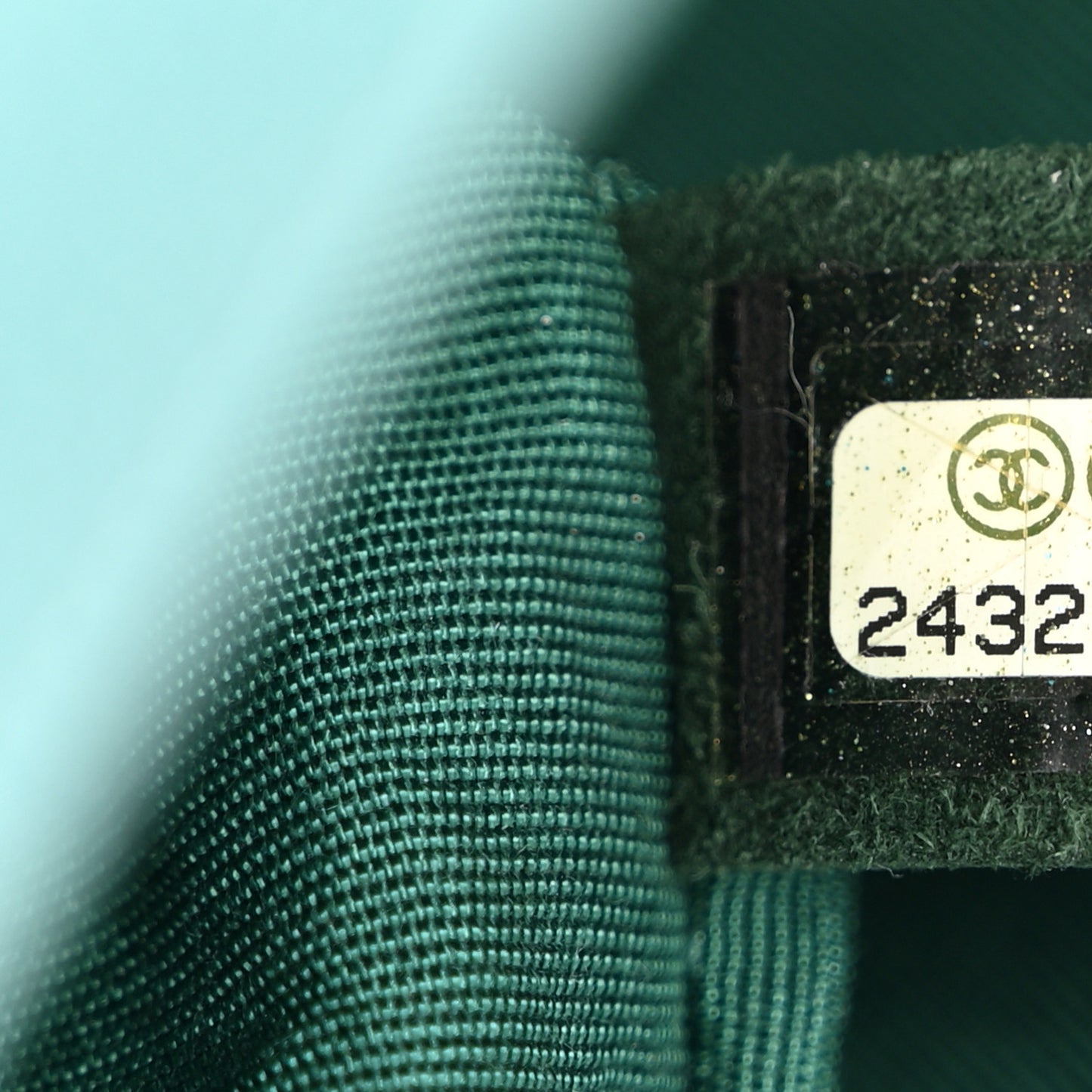 Caviar Quilted Medium Boy Flap Dark Green