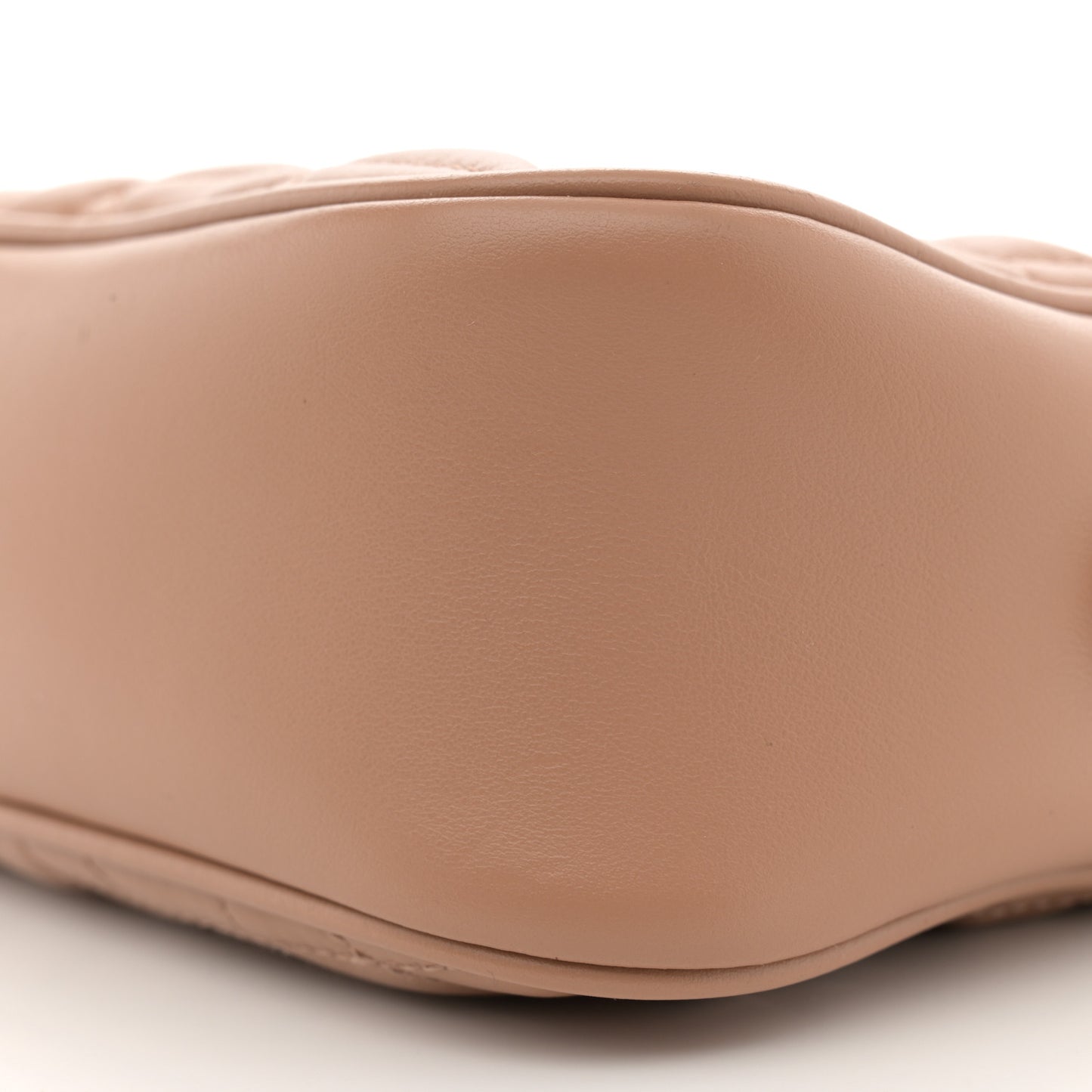 Calfskin Matelasse Aria Small GG Marmont Chain Shoulder Bag Camelia