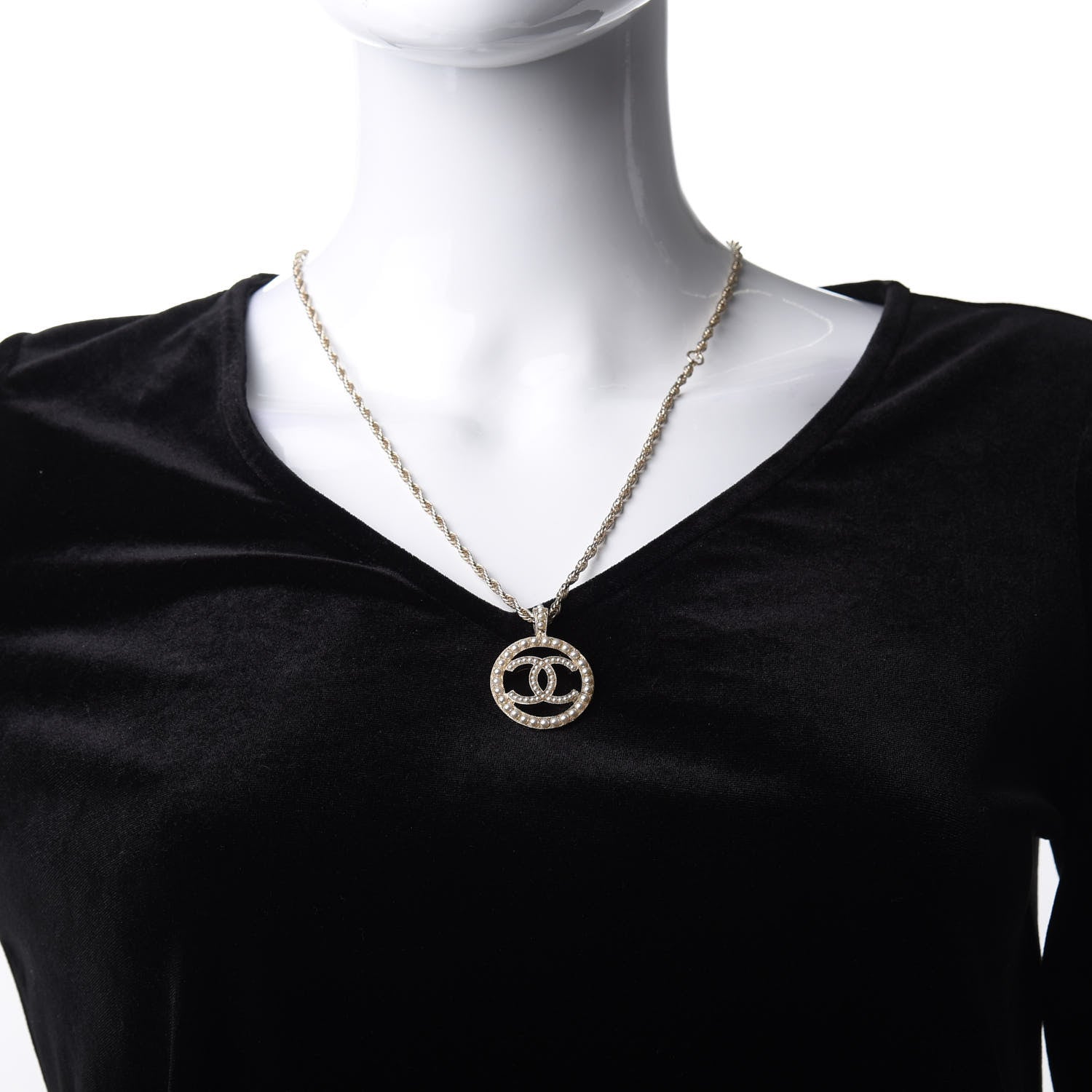 Chanel Pearl CC Round Pendant Necklace Gold 2 of 4