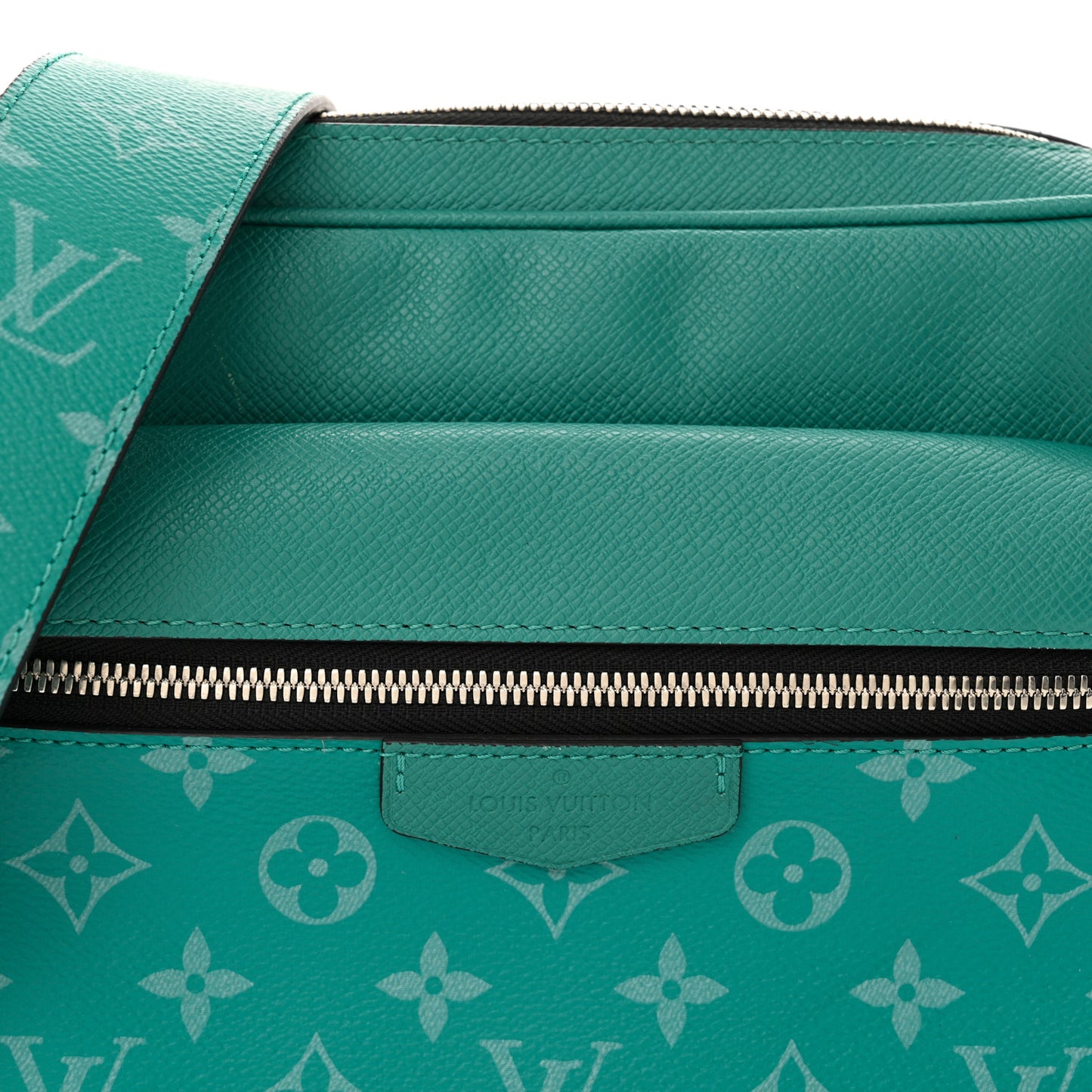 Taiga Monogram Outdoor Messenger Vert