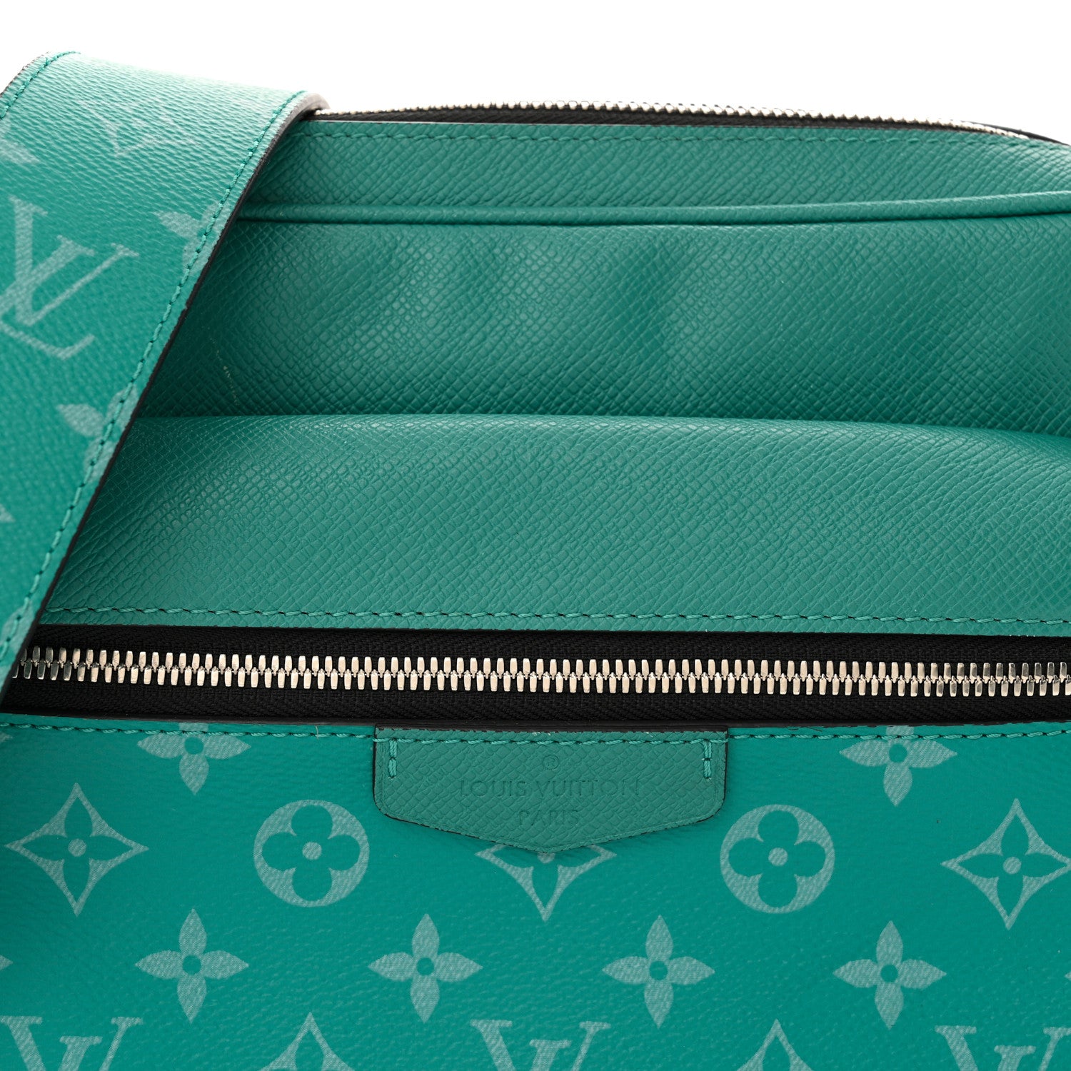 Louis Vuitton Taiga Monogram Outdoor Messenger Vert 8 of 12