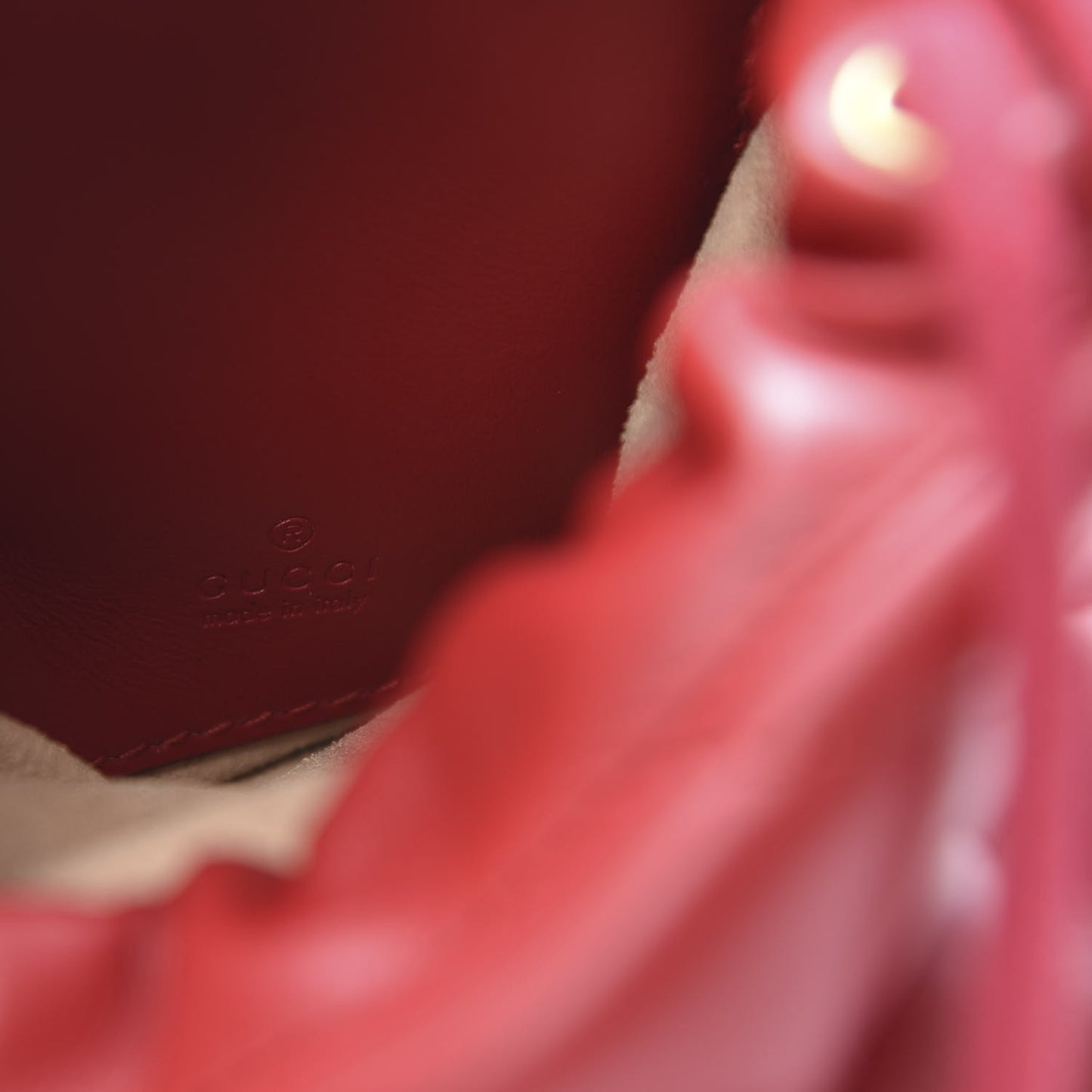 Calfskin Matelasse Mini GG Marmont 2.0 Bucket Bag Hibiscus Red