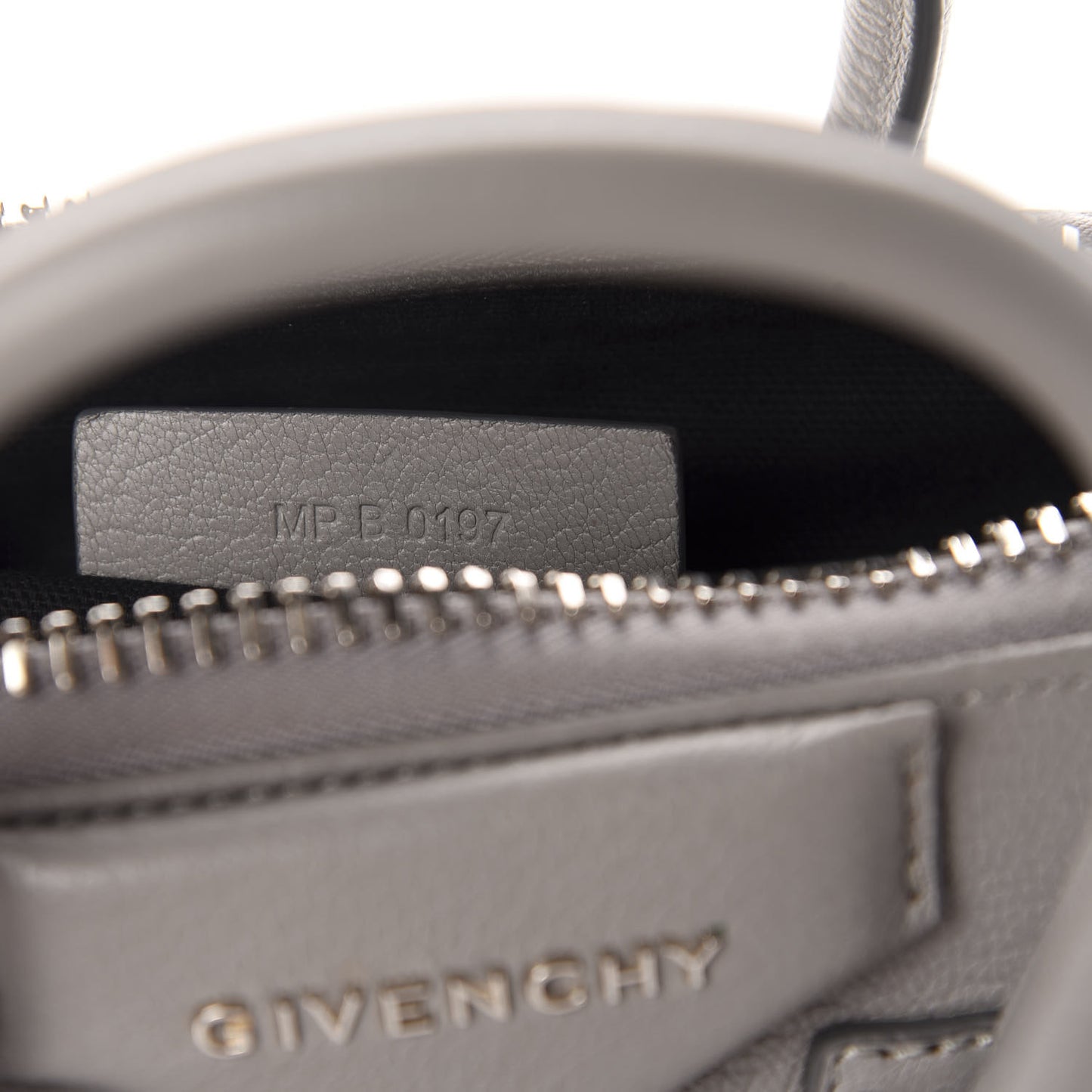 Sugar Goatskin Mini Antigona Pearl Grey