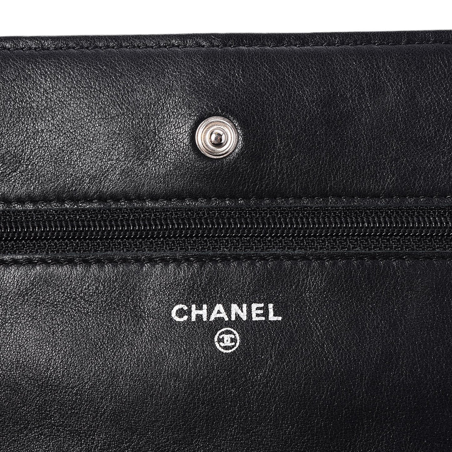 Patent Quilted Wallet On Chain WOC Black