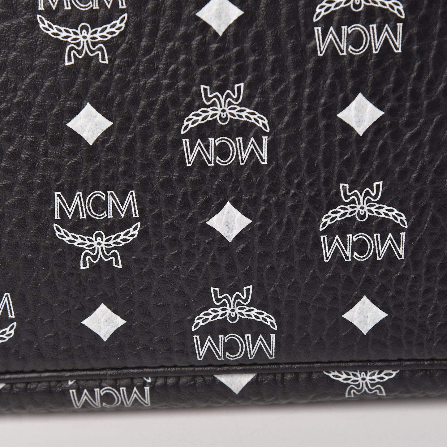 Visetos Medium Reversible Shopper Tote Black
