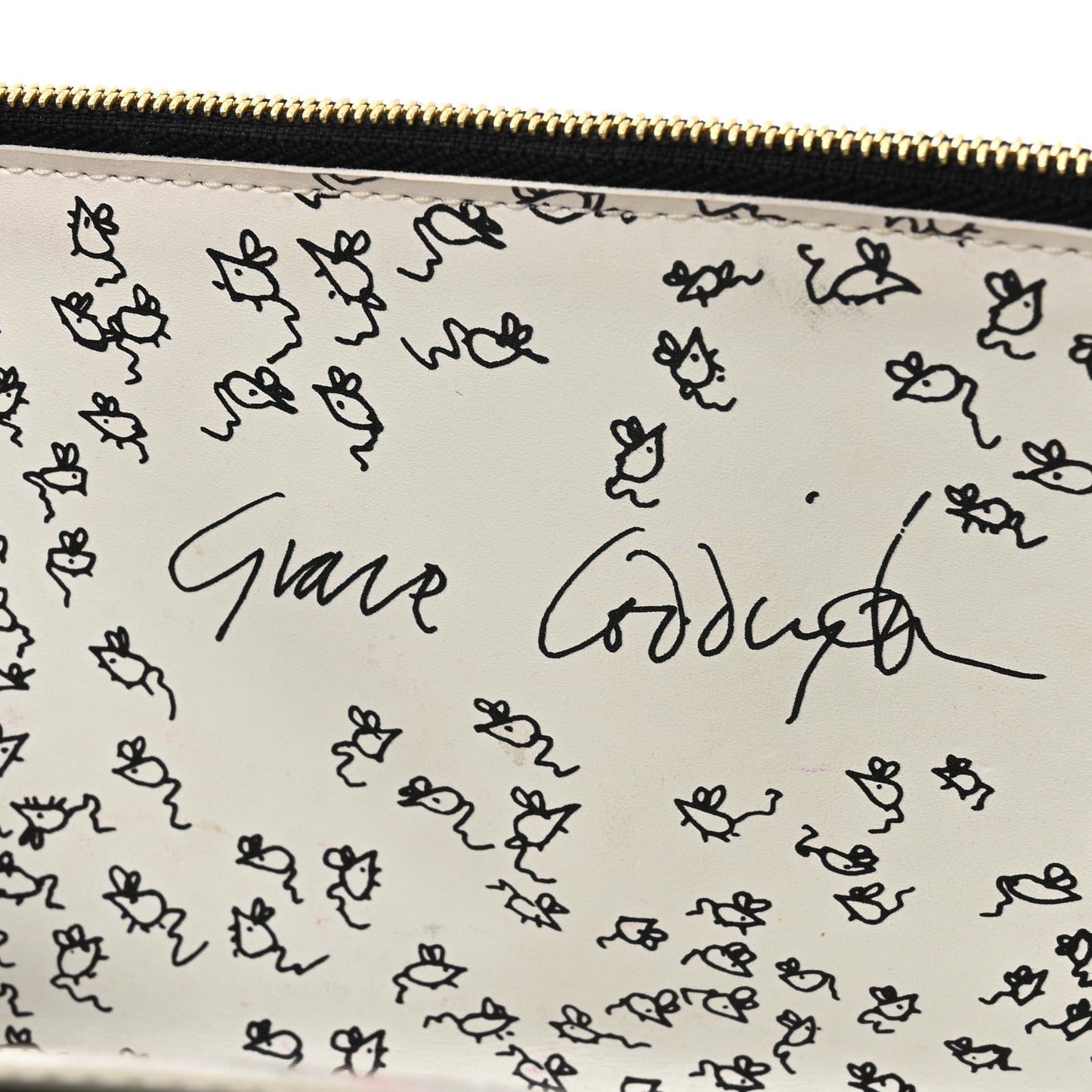 Catogram Twist Chain Wallet Black