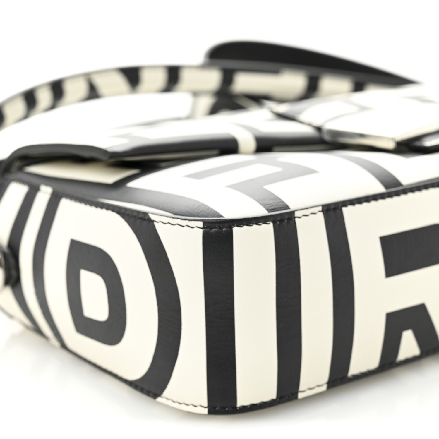 Fendi X MARC JACOBS Vitello Seta Logo Print Baguette White Black 9 of 10