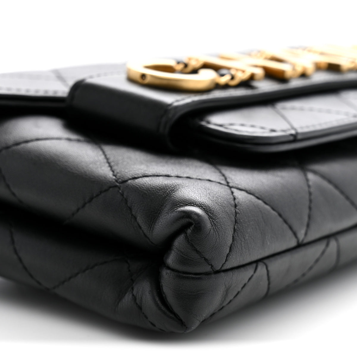 Calfskin Quilted Enchained Clutch Black