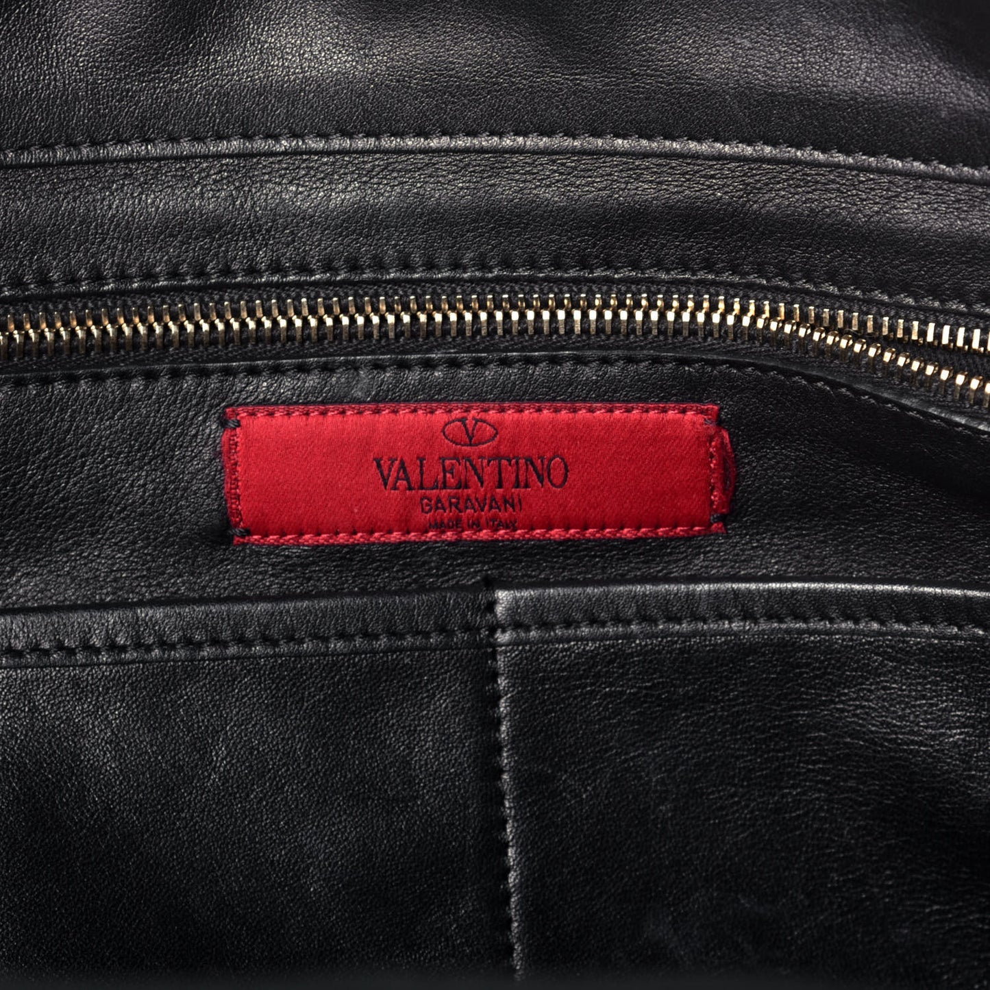 Vitello Medium Rockstud Tote Black