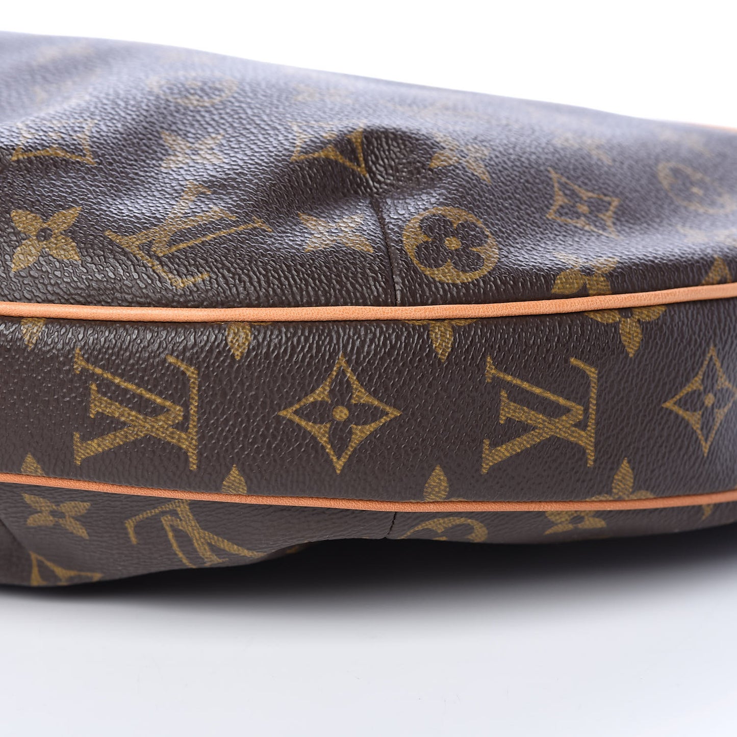 Monogram Croissant GM