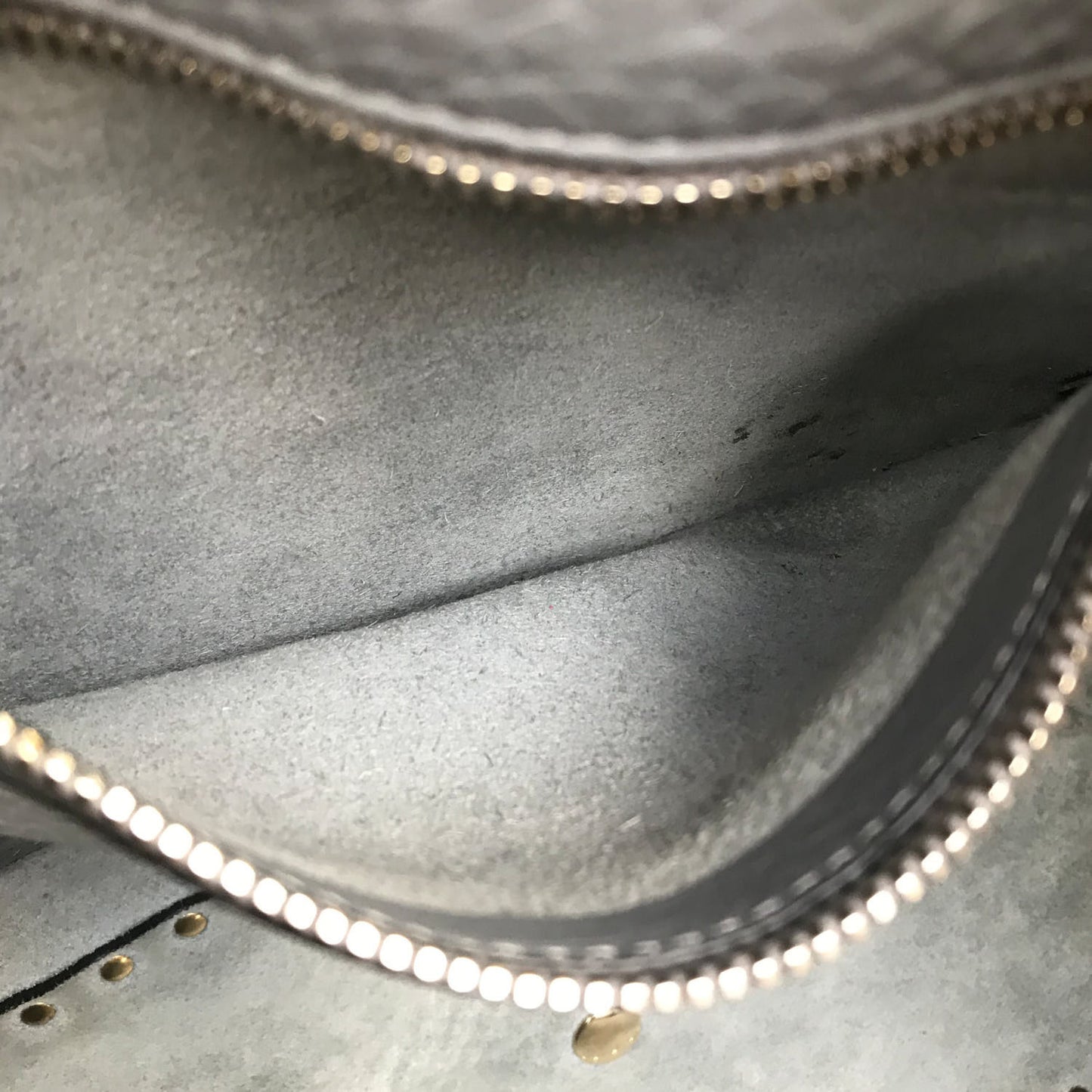 Pebbled Calfskin Medium Rockstud Tote Grey