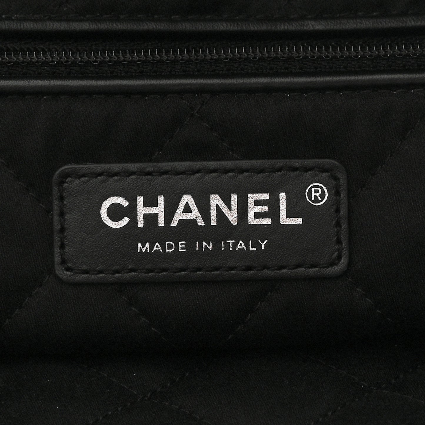 Shiny Calfskin Quilted Small Chanel 22 So Black