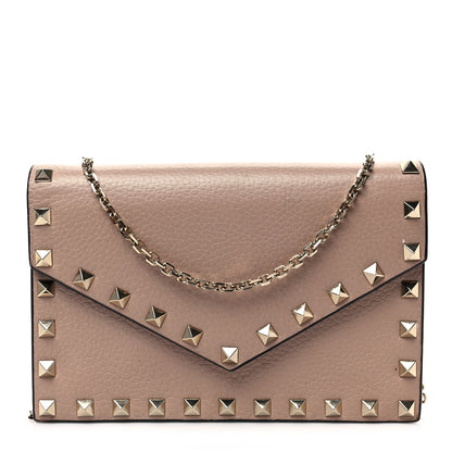 Valentino Garavani Pebbled Calfskin Rockstud Envelope Wallet on Chain Poudre 1 of 8