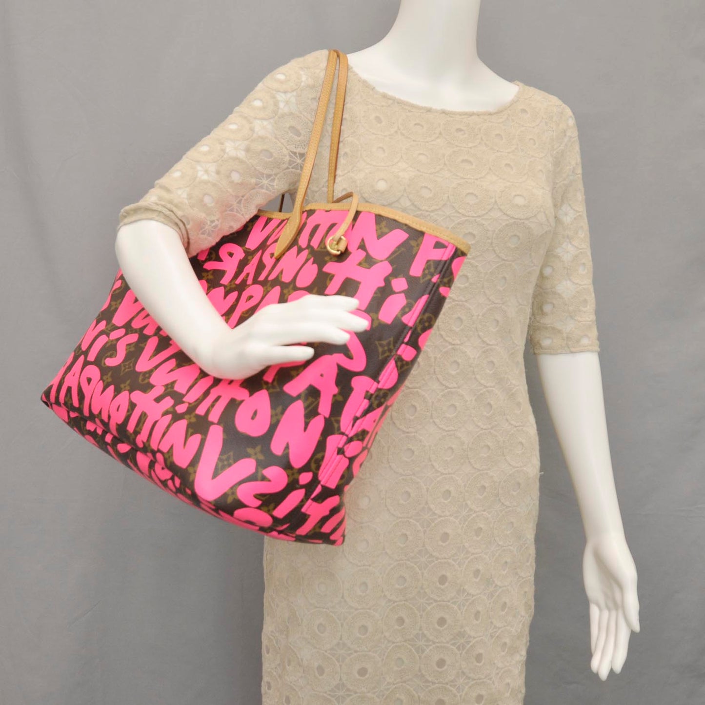 Monogram Graffiti Neverfull GM Fuchsia