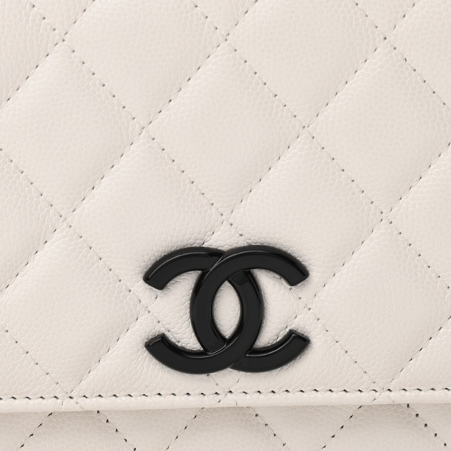 Caviar Quilted My Everything Wallet On Chain WOC White