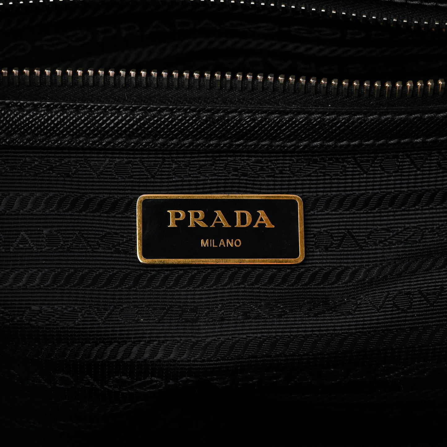 Saffiano Lux Extra Large Galleria Double Zip Tote Black