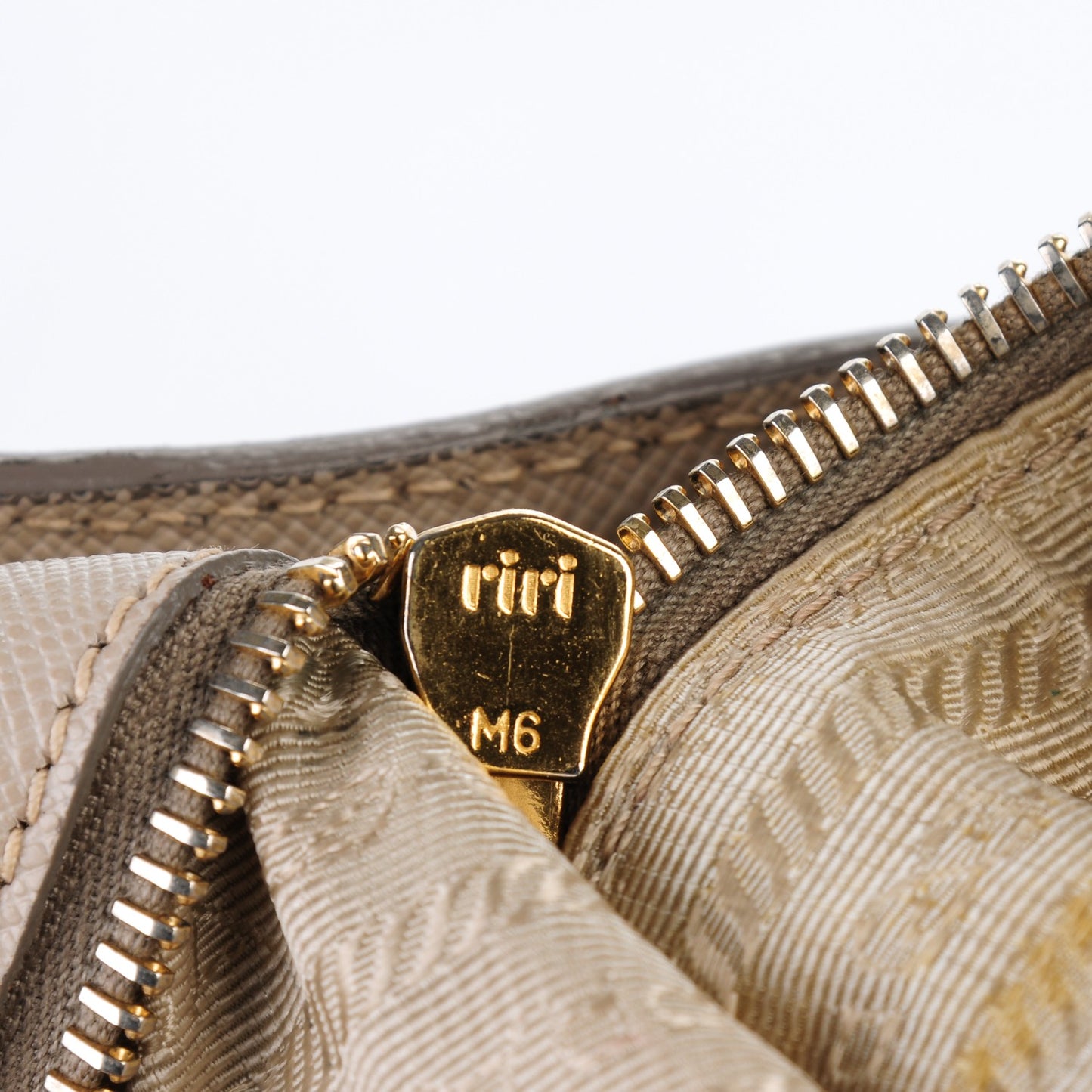 Saffiano Lux Large Tote Pomice