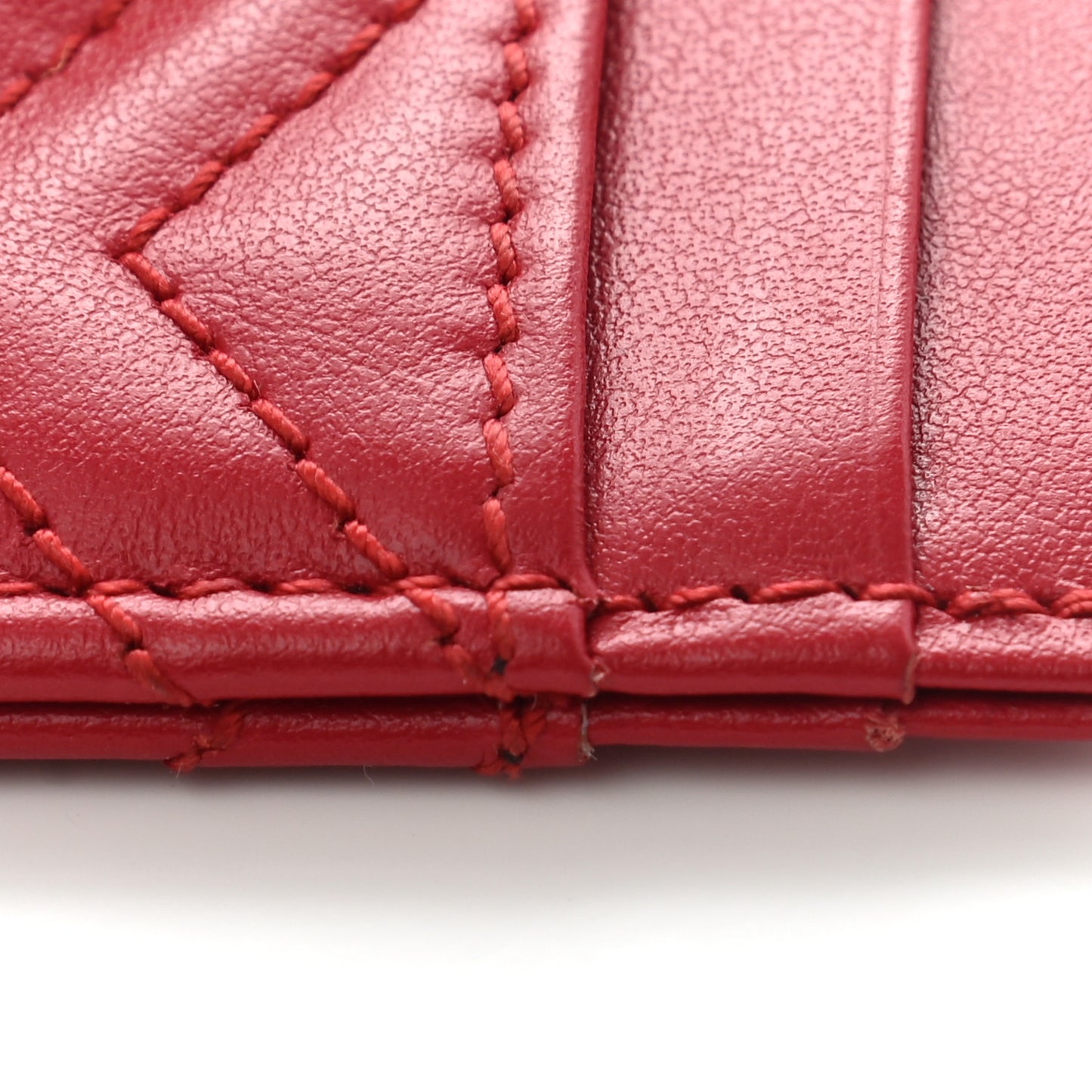 Calfskin Matelasse GG Marmont Card Holder Hibiscus Red