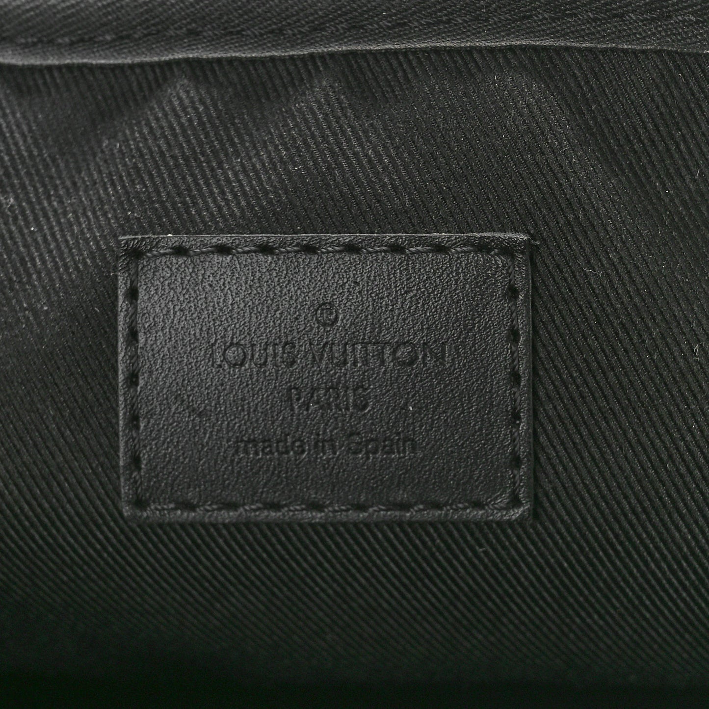 Monogram Macassar Quest Messenger