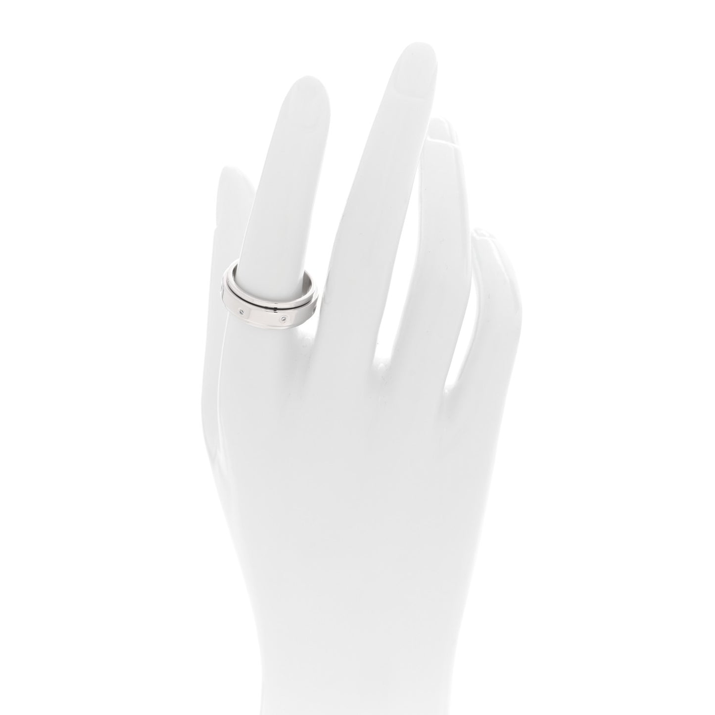18K White Gold 7 Diamond Possession Ring 56 7.5