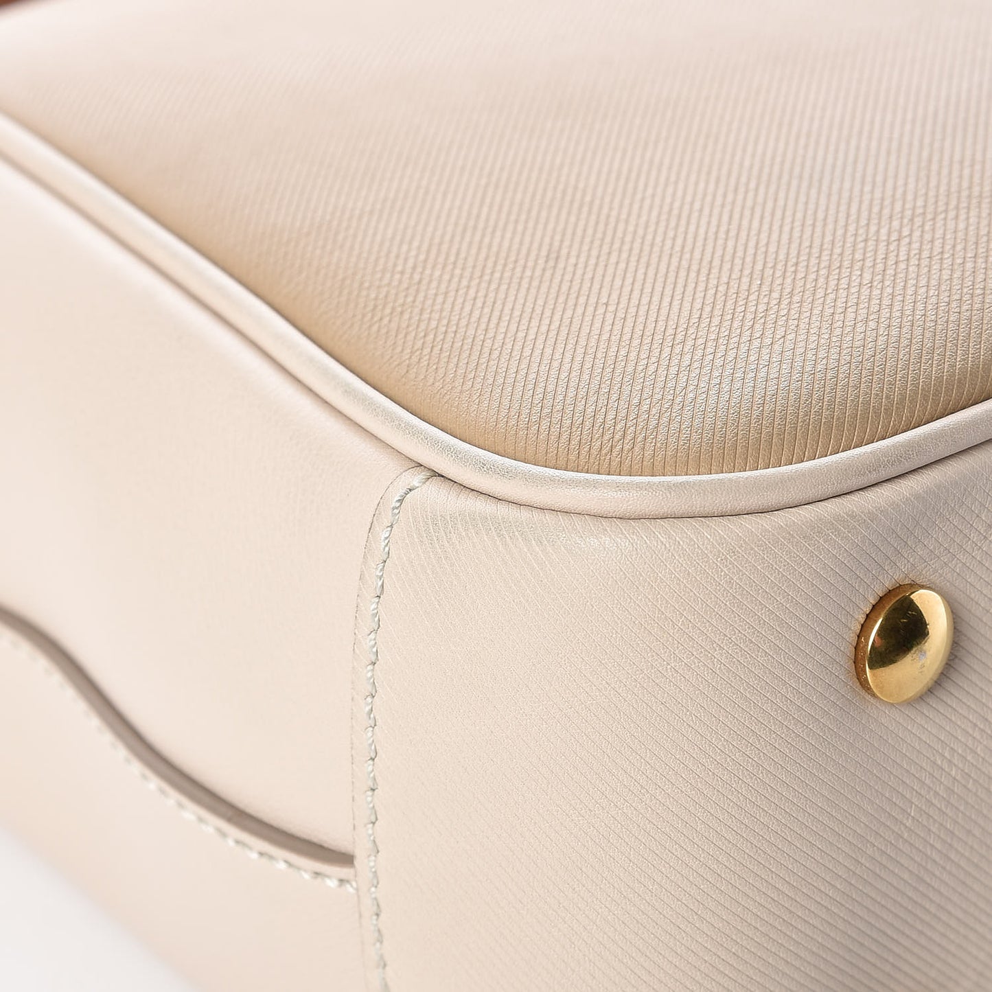 Trench Calfskin Medium DK88 Top Handle Bag Limestone Honey