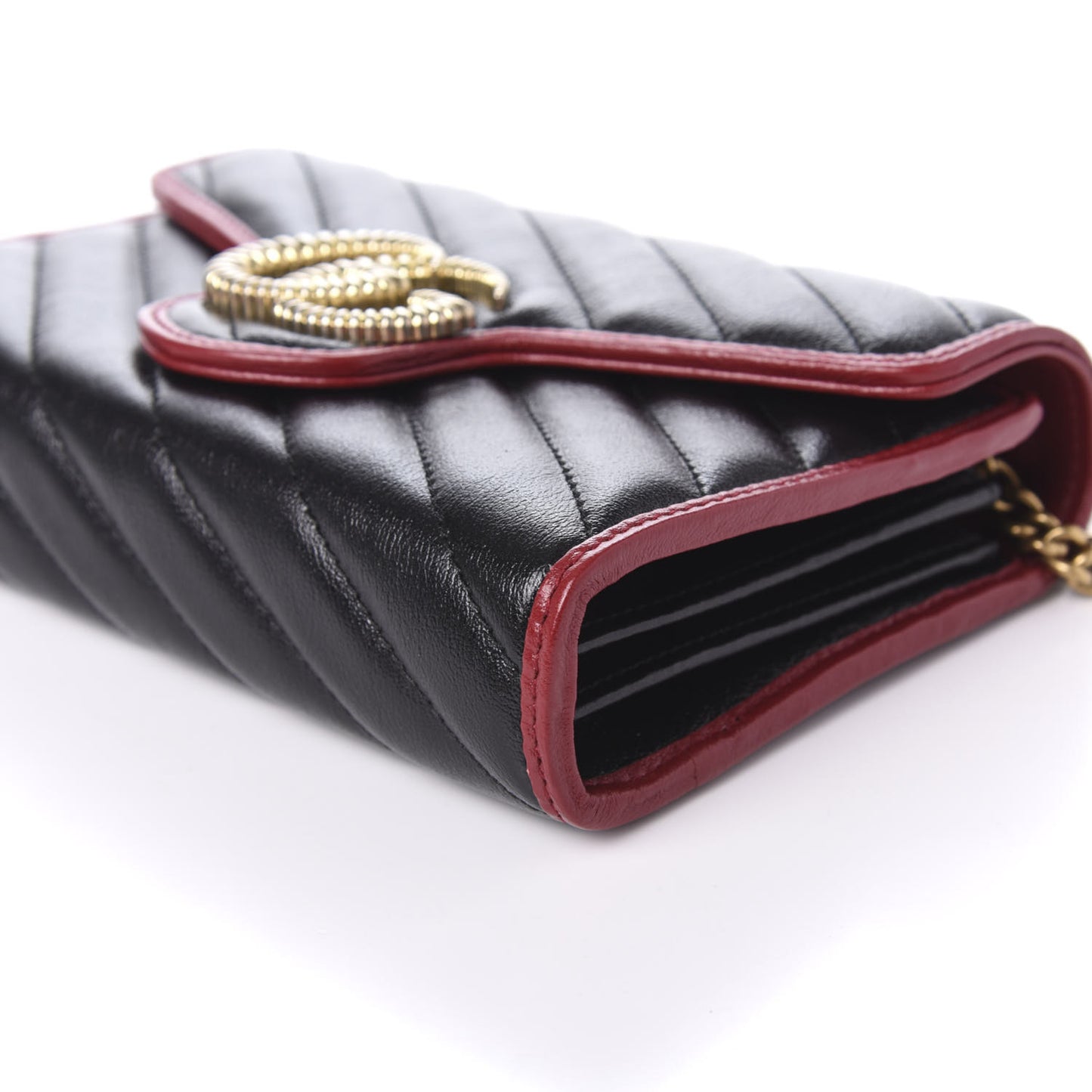 Vintage Effect Calfskin Matelasse Diagonal Torchon GG Marmont Chain Wallet Black Romantic Cherry